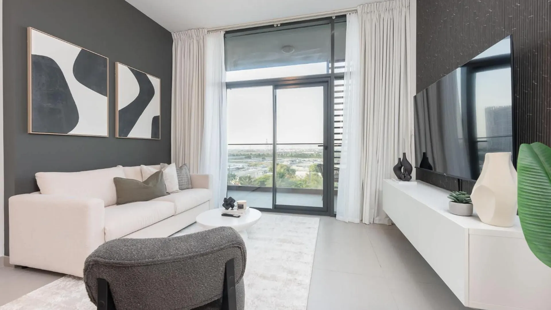 Modern Aesthetic 1-Bedroom Apartment In Dubai Hills