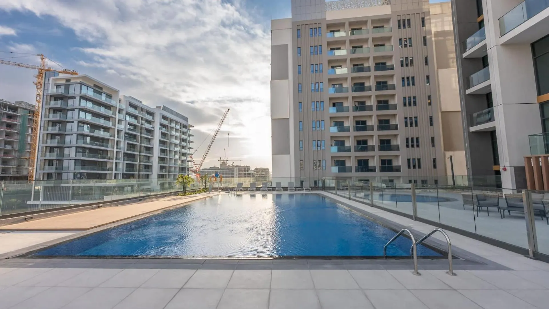 Modern Aesthetic 1-Bedroom Apartment In Dubai Hills