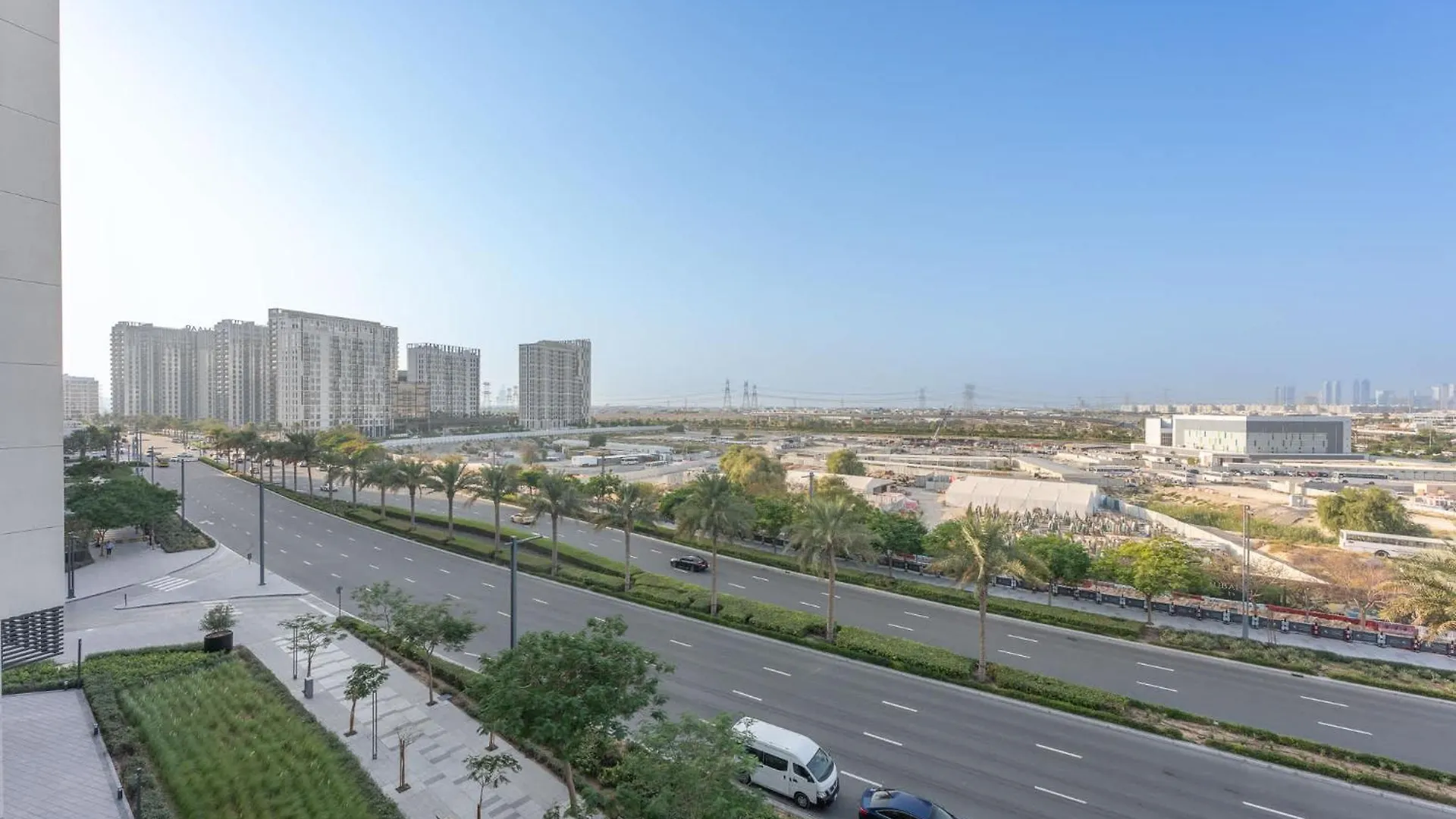 Modern Aesthetic 1-Bedroom Apartment In Dubai Hills