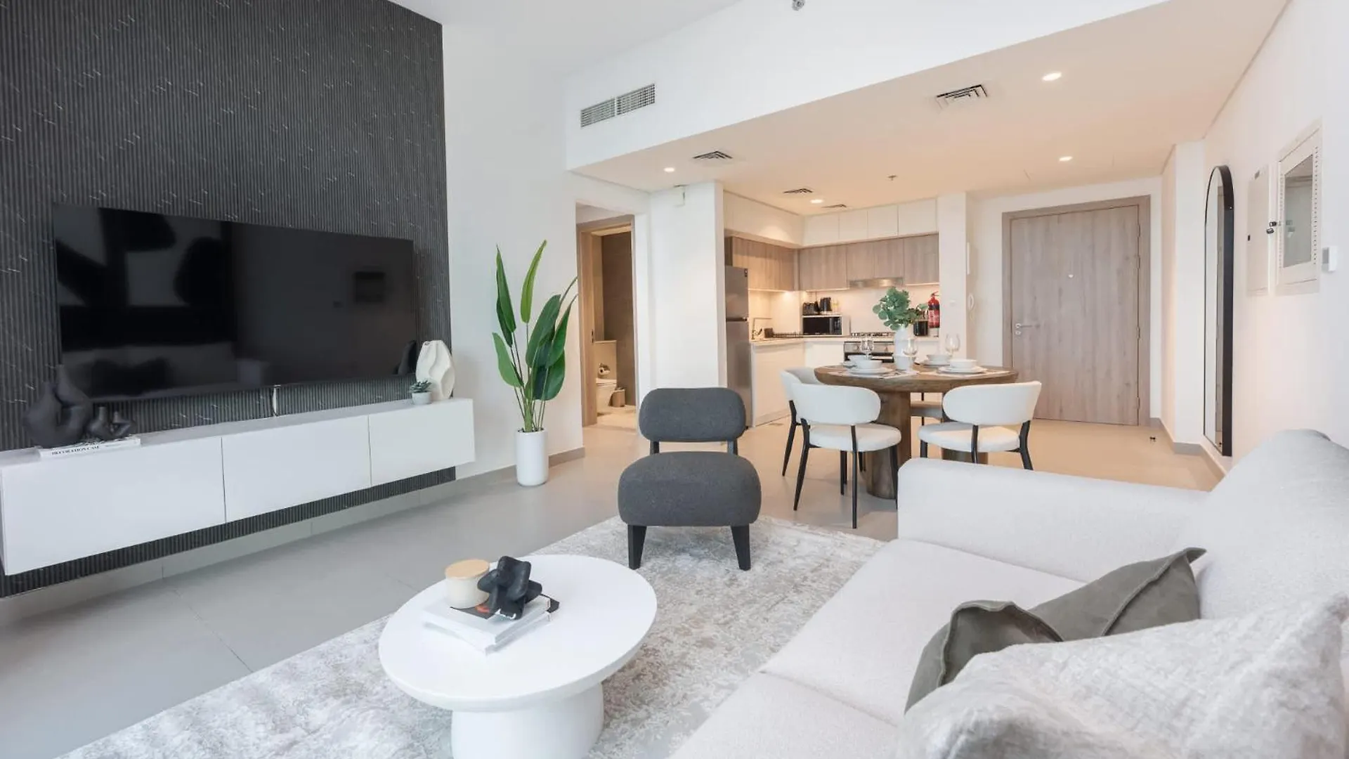 Modern Aesthetic 1-Bedroom Apartment In Dubai Hills