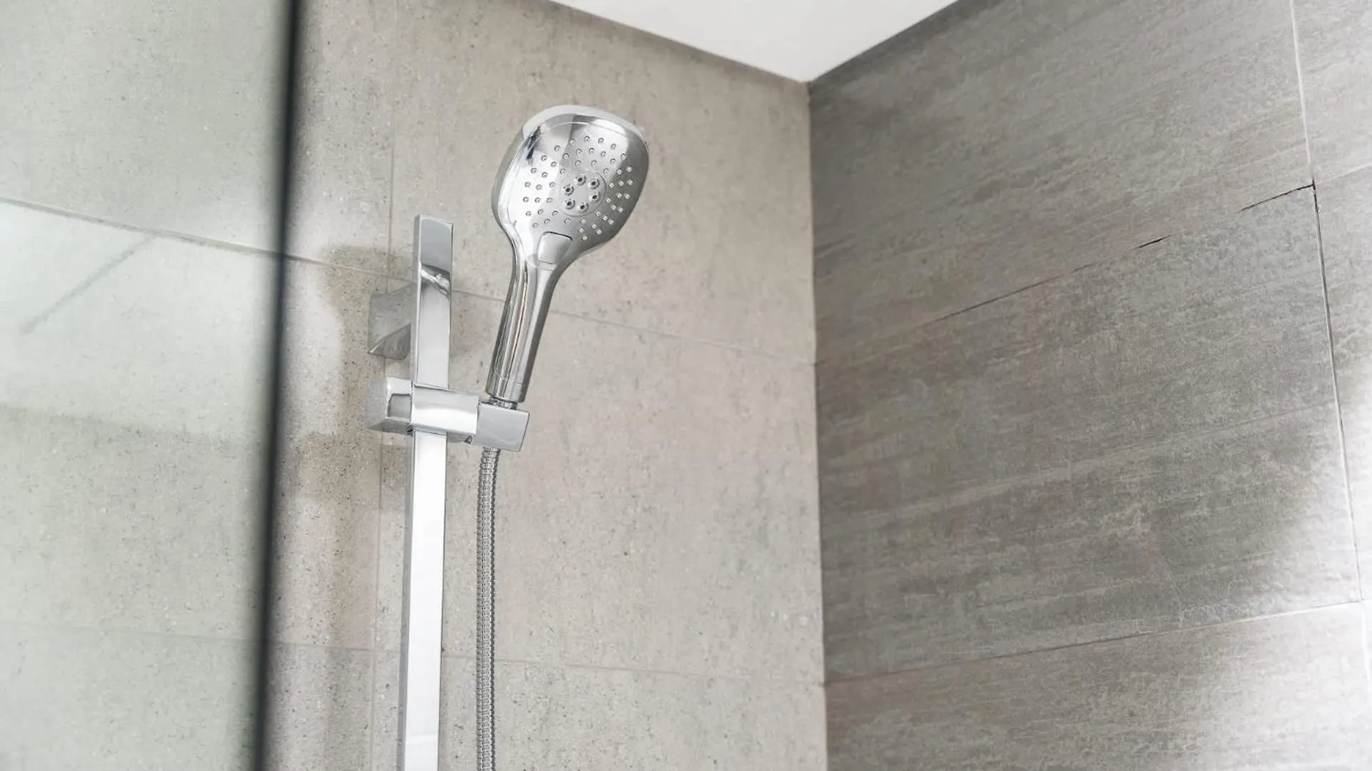 Modern Aesthetic 1-Bedroom Apartment In Dubai Hills