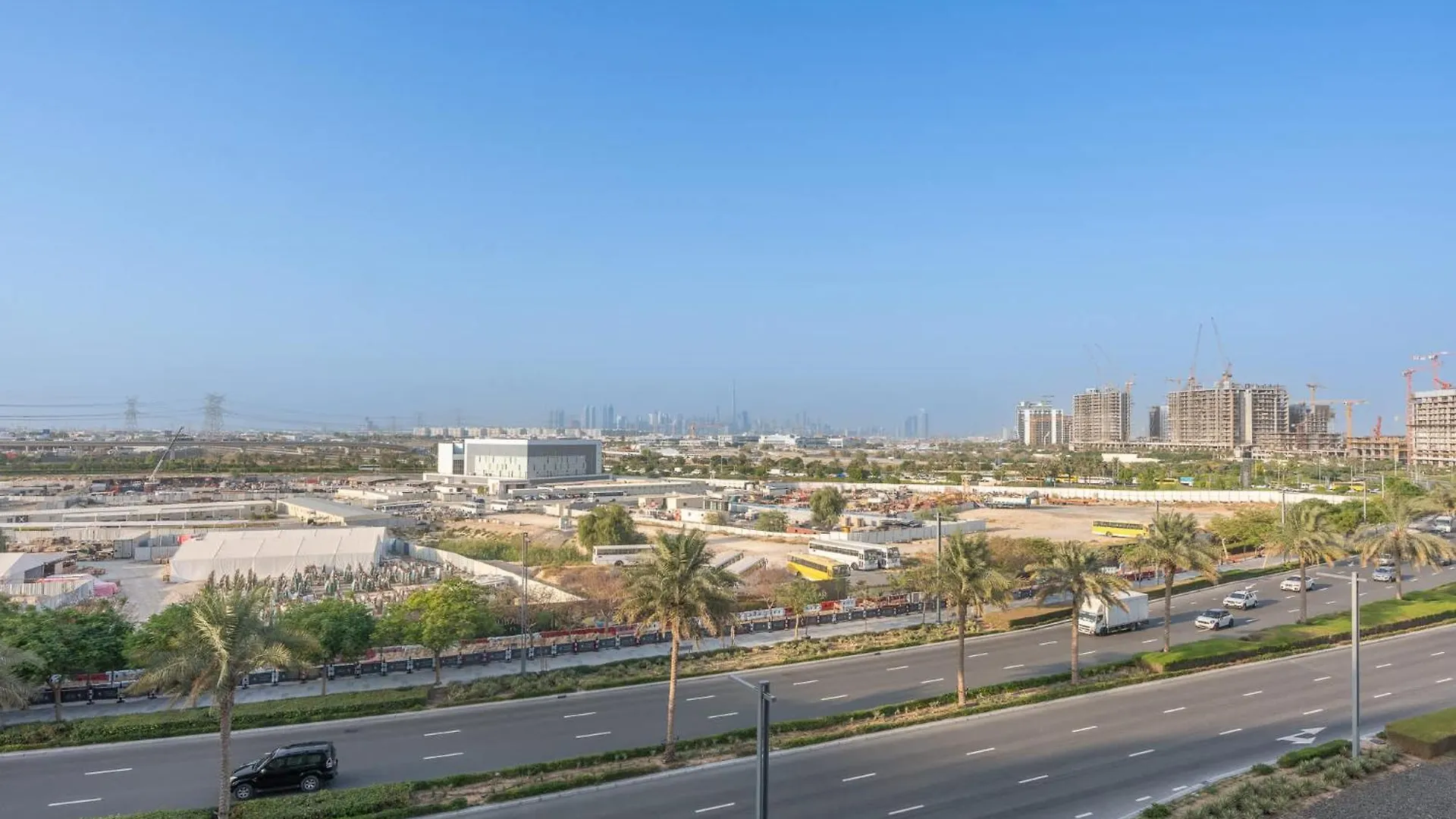 Modern Aesthetic 1-Bedroom Apartment In Dubai Hills