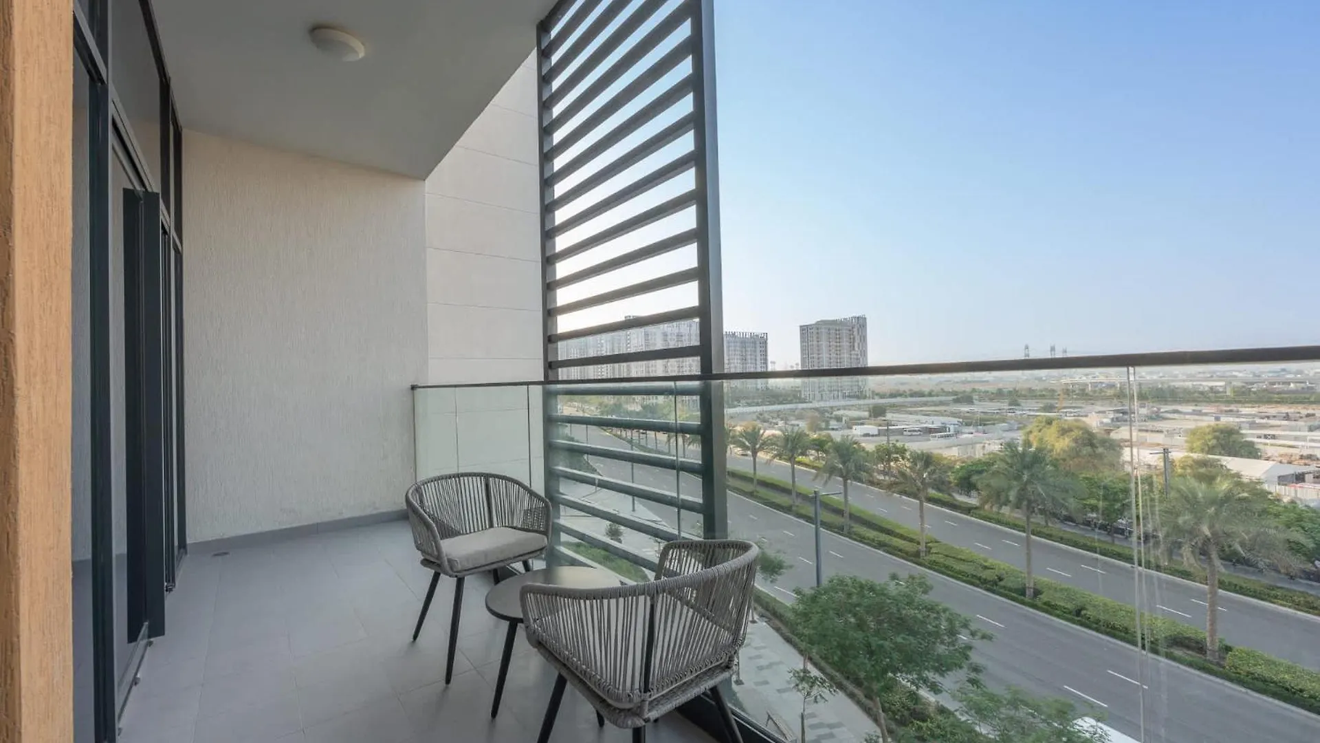 Modern Aesthetic 1-Bedroom Apartment In Dubai Hills